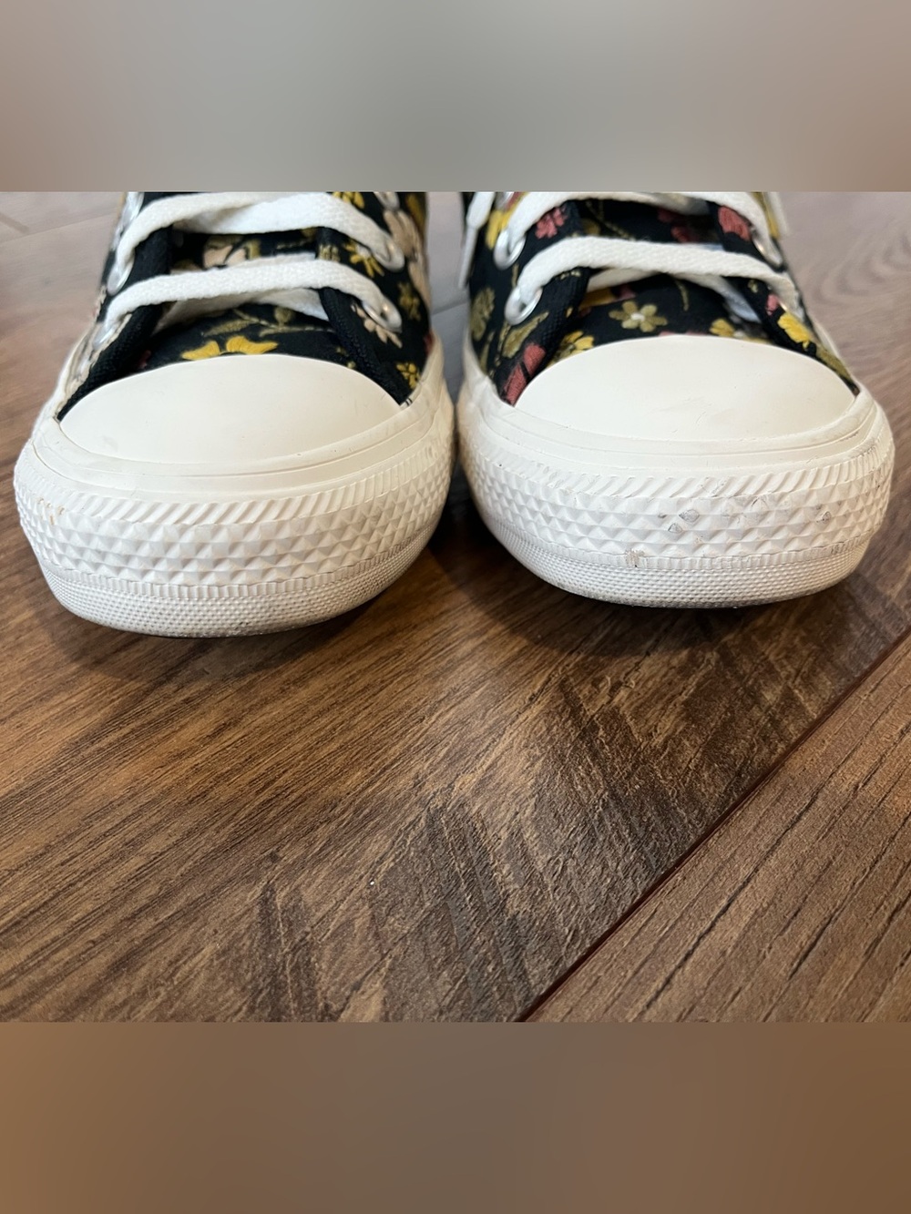 Converse Chuck Taylor All Star Retro Flowers Embroidered - Women’s 7/ Men’s 5 - Picture 4 of 16